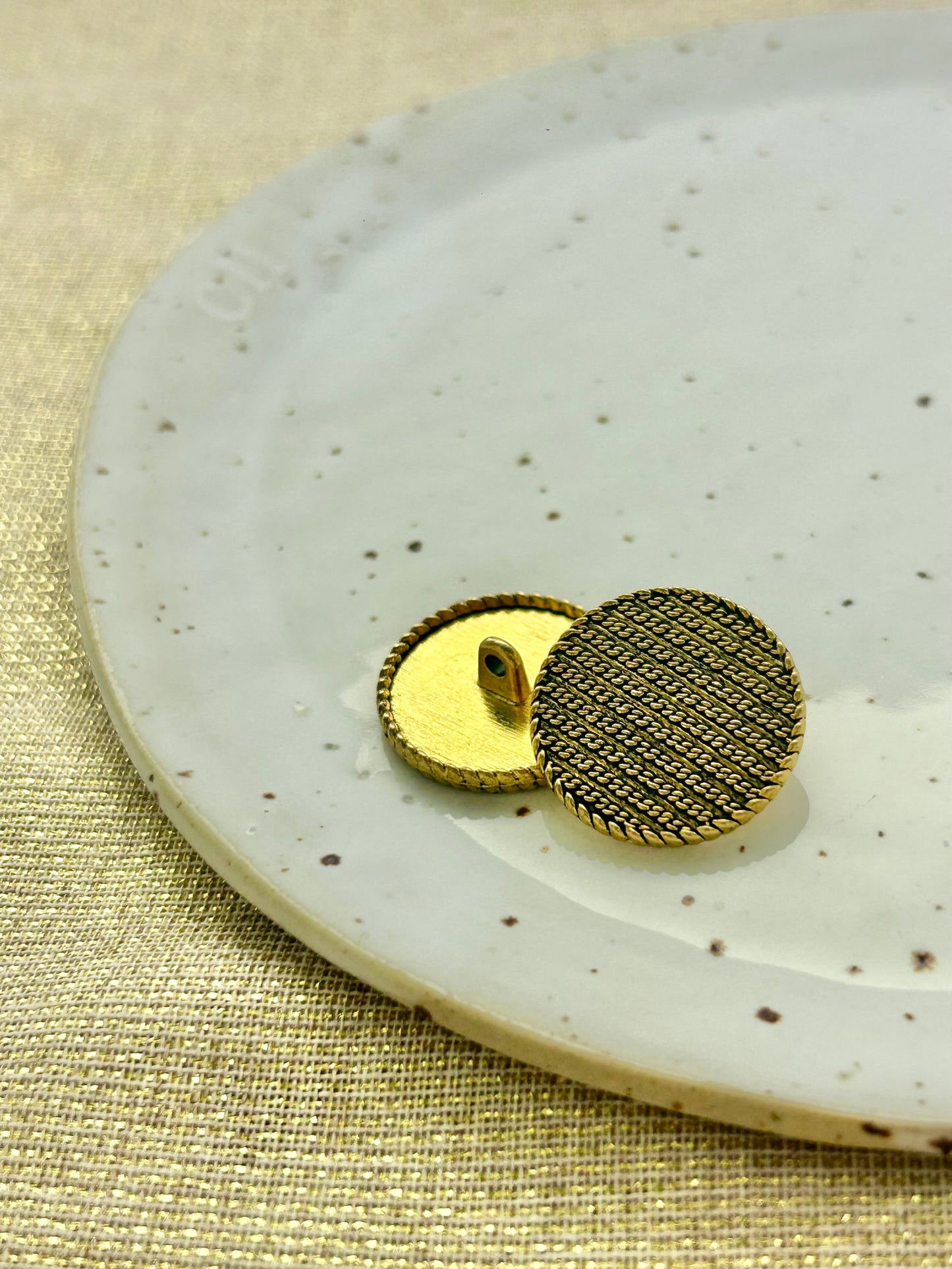 Lot bouton n° 11 | Doré