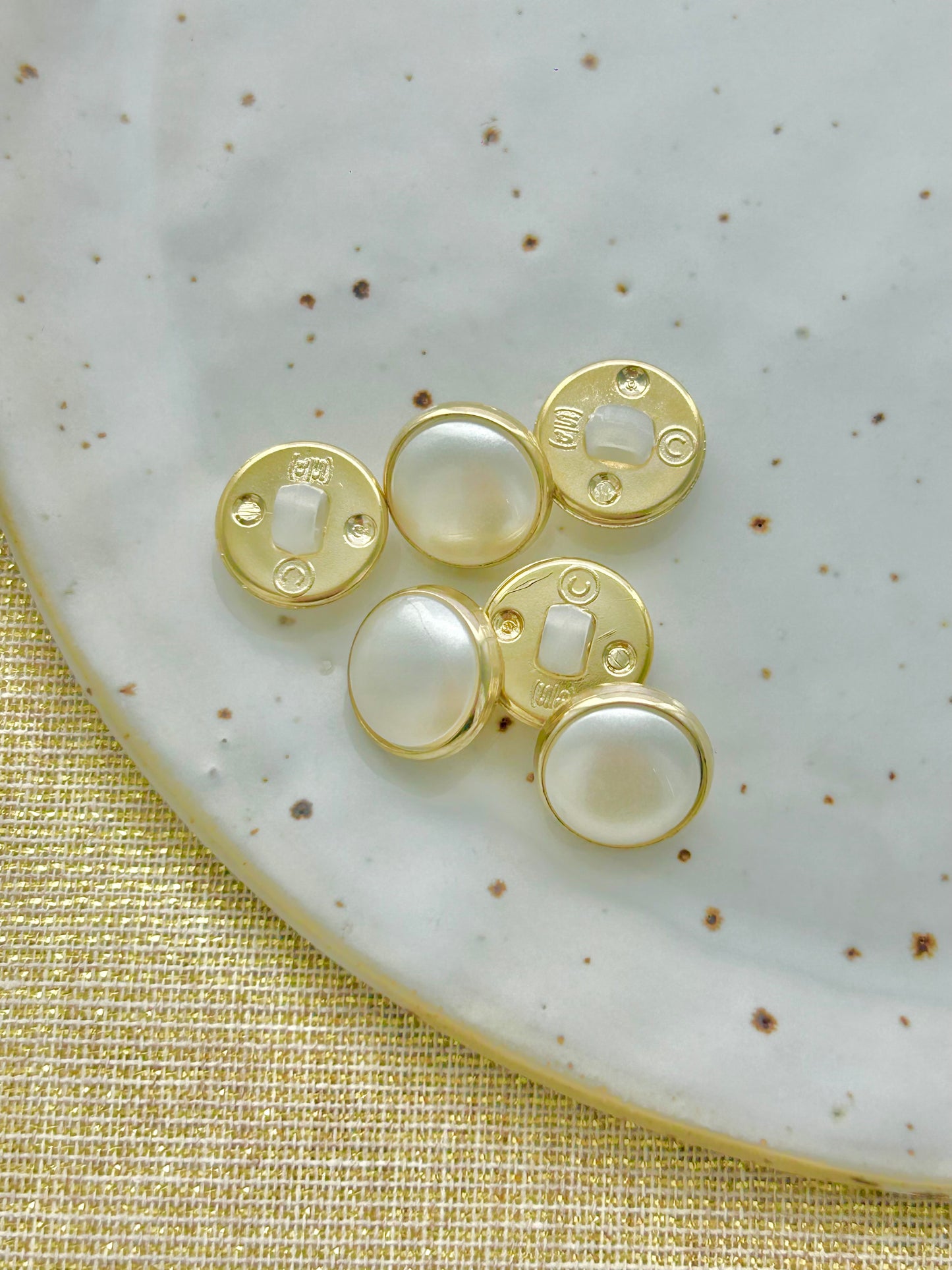 Lot bouton n° 20 | Blanc et doré